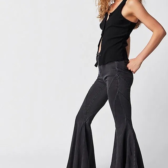 Free people We The Free twirl on mid rise crop flare jeans - Picture 3 of 3